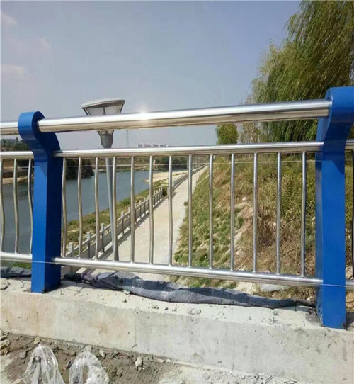 河道工程防撞护栏 桥梁不锈钢管隔离栏杆