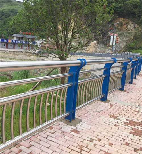 不锈钢河道复合管安全防护栏 桥梁隔离防撞护栏