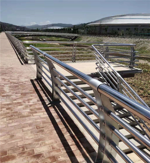 不锈钢护栏市政道路护栏人行道复合管路口隔离栏