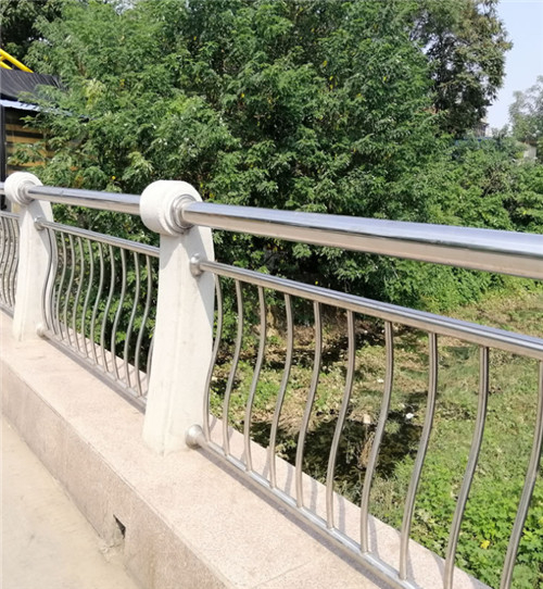 304不锈钢桥梁河道护栏 厂家定制桥梁栏杆